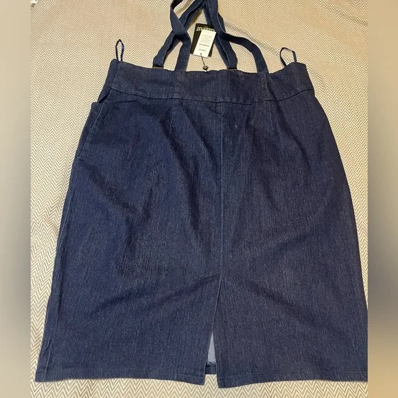 NWT. Collectif London Nomi Denim Dungaree Pencil Skirt. Size 4x. Vintage style. - Picture 3 of 7